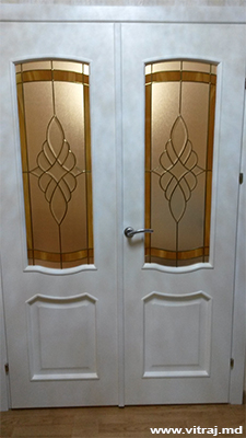 Individual design of stained glass in doors, custom-made