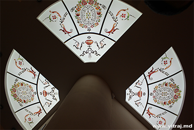 Ceiling with stained glass, painting on glass